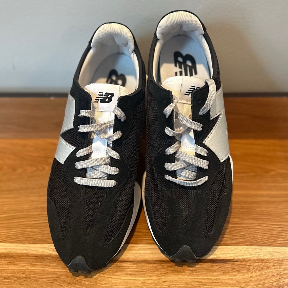 New Balance 327 Black/Silver [S327A]